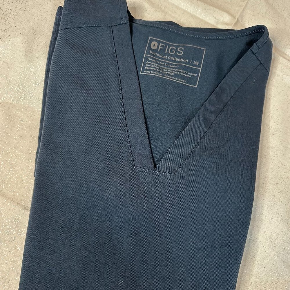 FIGS Dark Harbor Casma XS